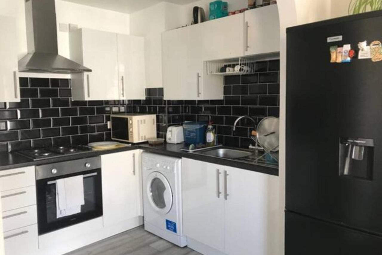 Lovely Victorian Flat For 6 In Stoke Newington ลอนดอน ภายนอก รูปภาพ